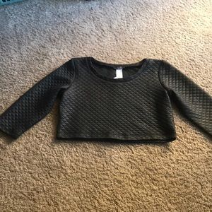 ▪️Black Long Sleeve Crop Top!